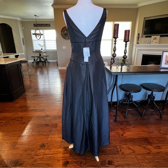 NWT Raylia Designs Black Formal Long Gown Size 14 Sleeveless Fit & Flare Prom - Picture 4 of 17